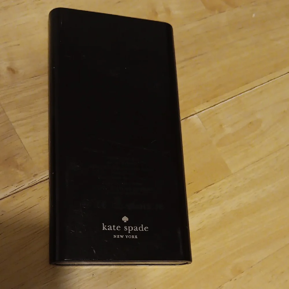 Kate Spade Off The Grid Black Wristlet Wallet & Charging Cable for Cell Phones - Picture 5 of 12